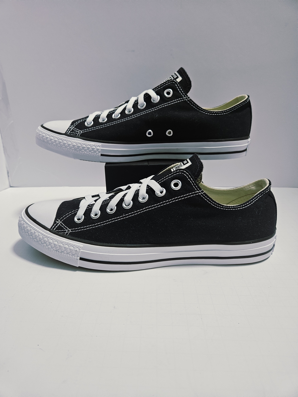 Converse Chuck Taylor All Star Low Top Black White Men's 10.5 / Women's 12.5 - Picture 5 of 10